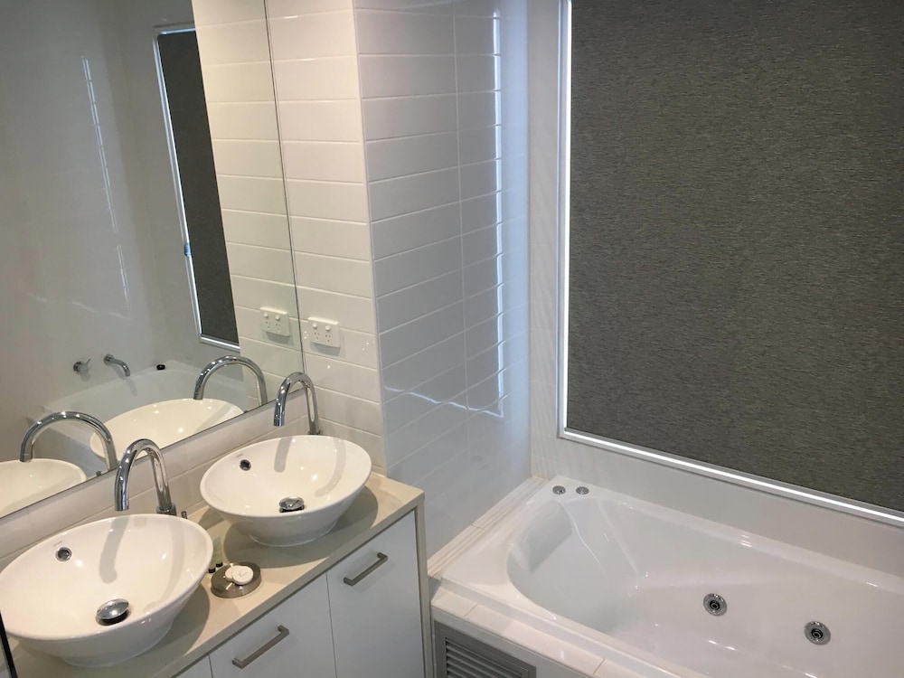 Ethelton Serviced Apartments 40/50
