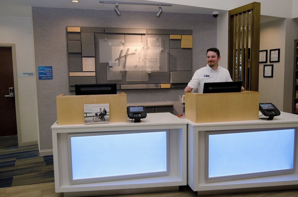 Holiday Inn Express Suites Blackburg University Area 12/74