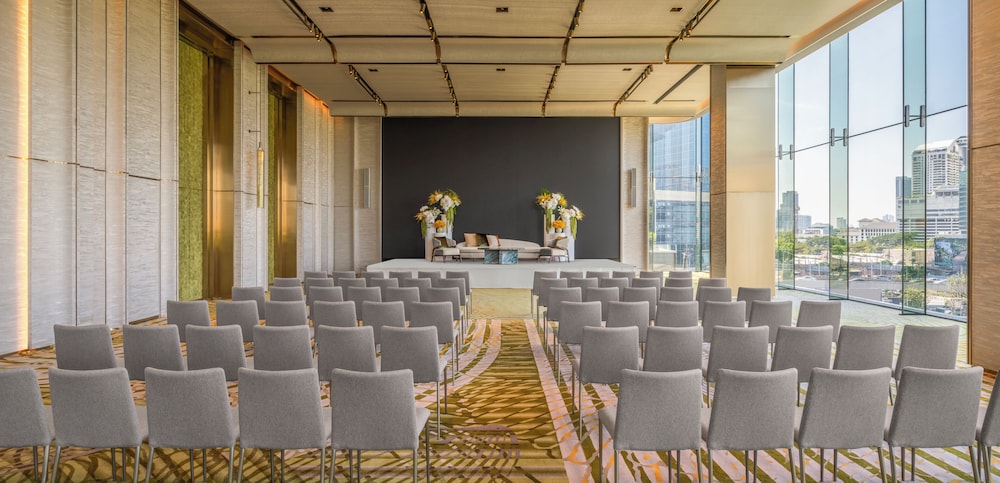 Andaz One Bangkok, By Hyatt 40/48