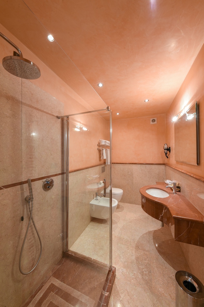 Hotel Castello Di Casiglio 46/79
