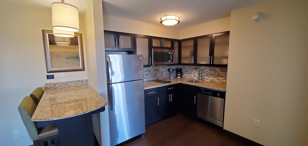 STAYBRIDGE SUITES EAU CLAIRE - ALTOONA 21/67