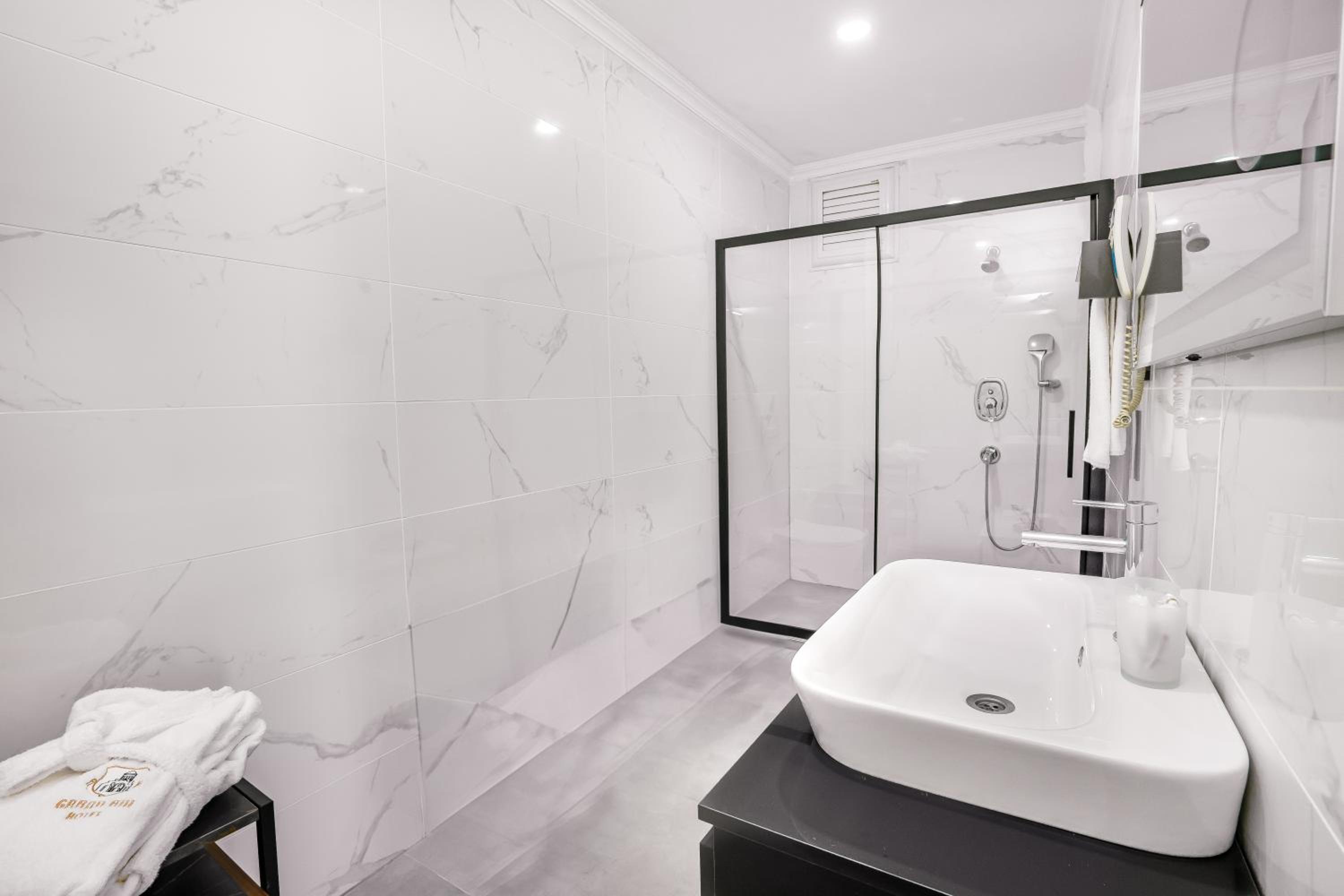 Grand Ani Hotel 43/43