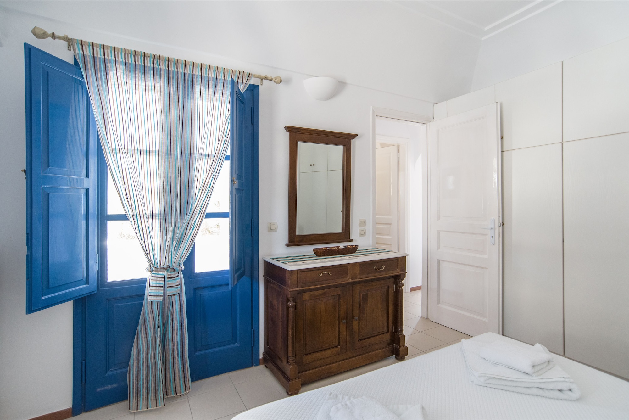 1 BEDROOM, APARTMENT, CITY VIEW