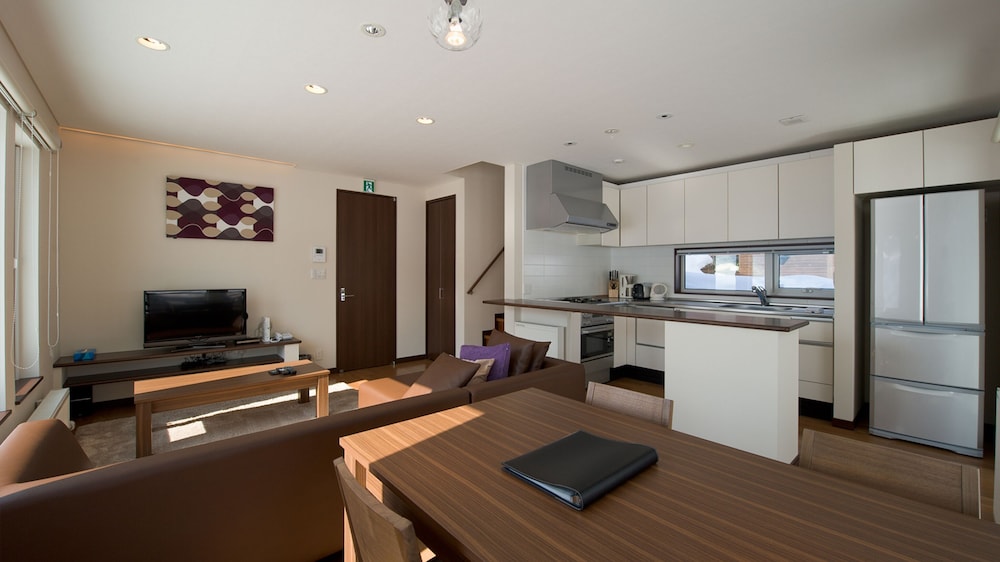 Country Resort Niseko (ex The Chalets at Country Resort) 53/77