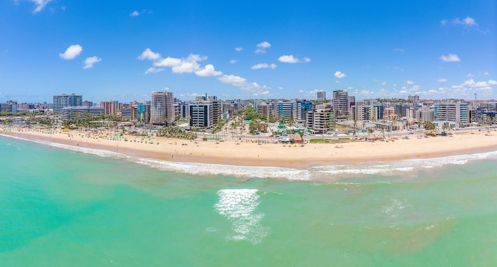 CAIS DA PRAIA HOTEL 37/46