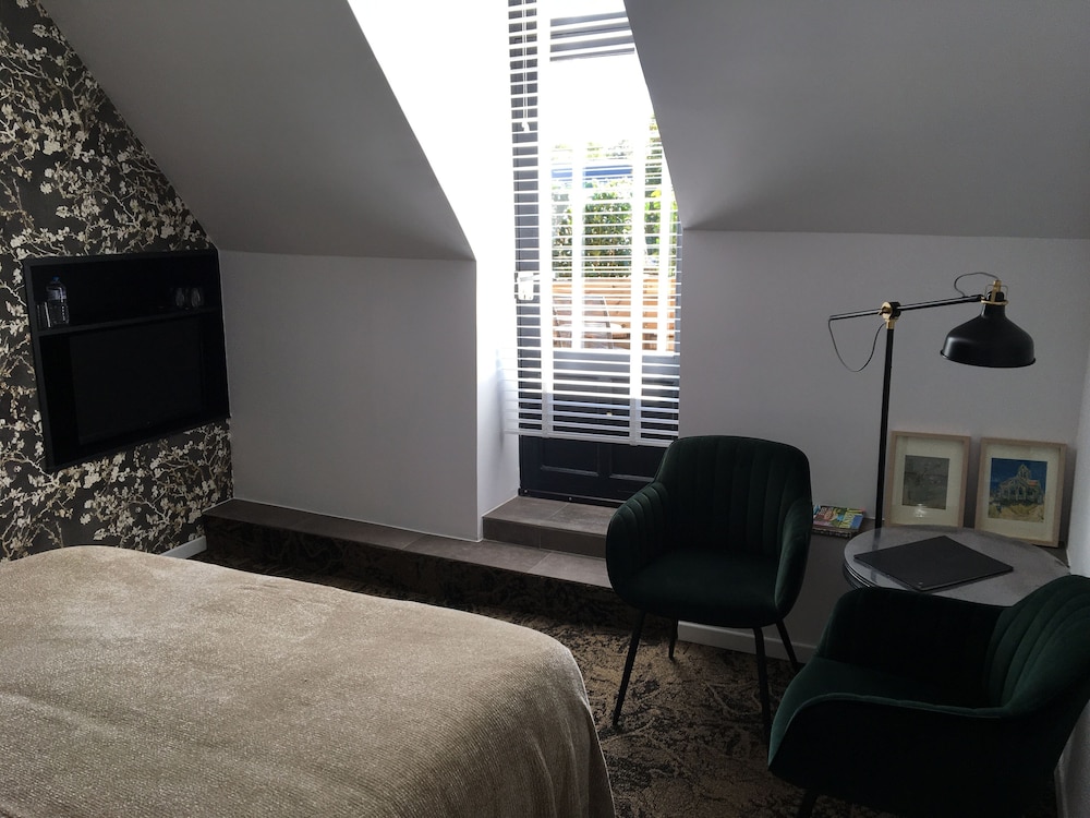 Boutique Hotel B&B Fleurie، بورجيز 12/50