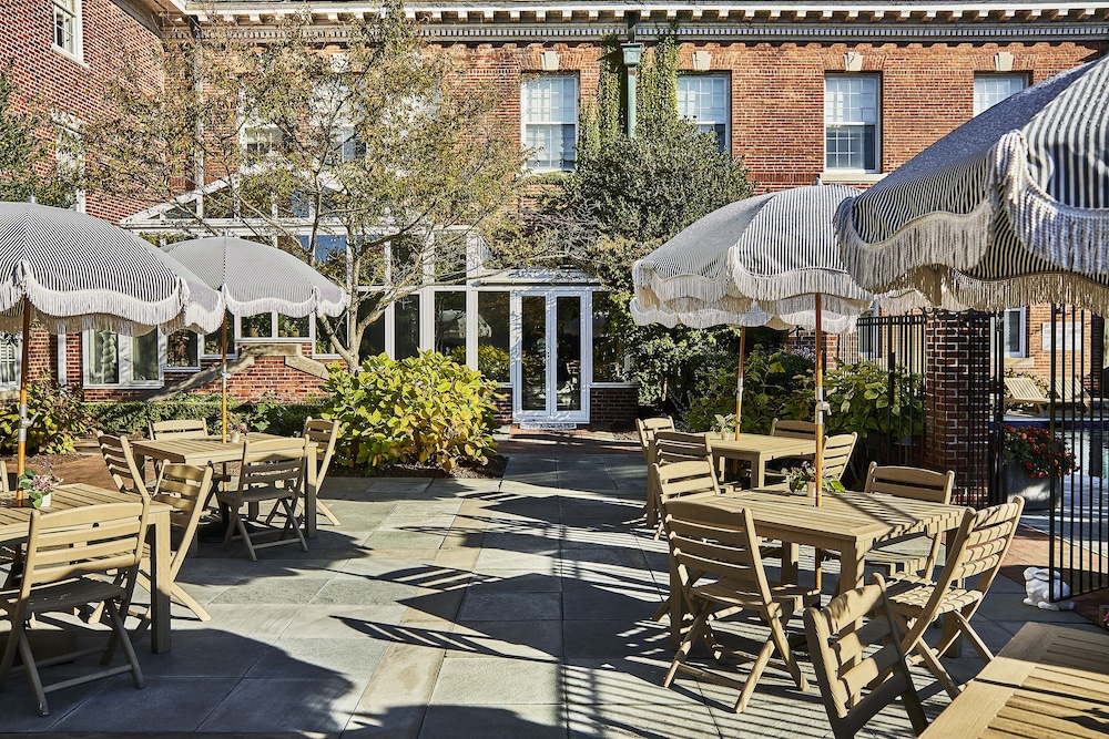 The Vanderbilt, Auberge Resorts Collection 3/40