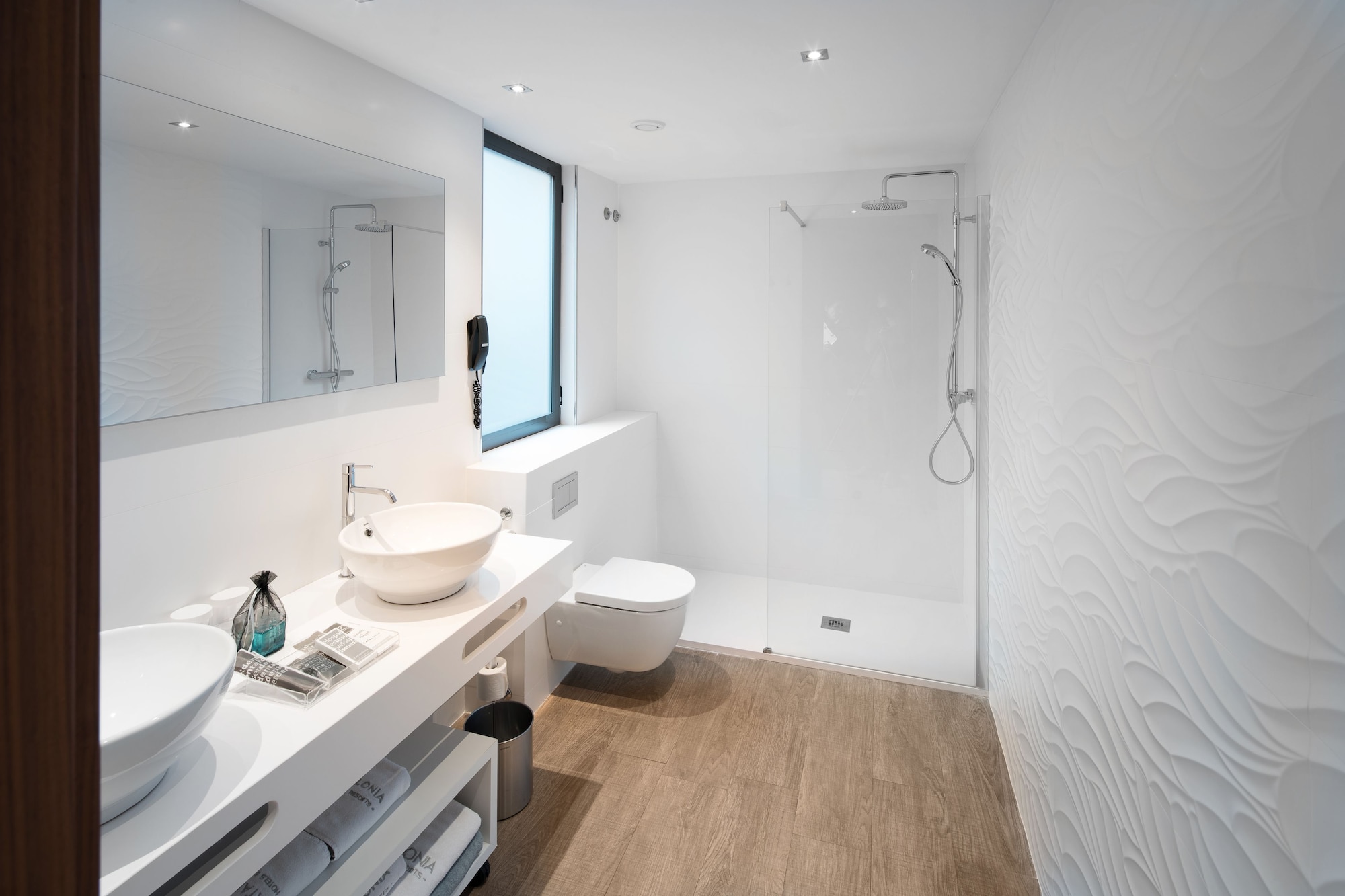 Barcelona, Deluxe, Suite, 1 Double and 1 Single Bed, Private Pool، Hotel Catalonia Ramblas 5/6