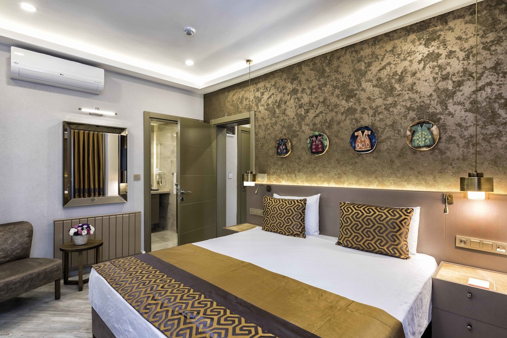 Ayramin Deluxe Hotel 39/78
