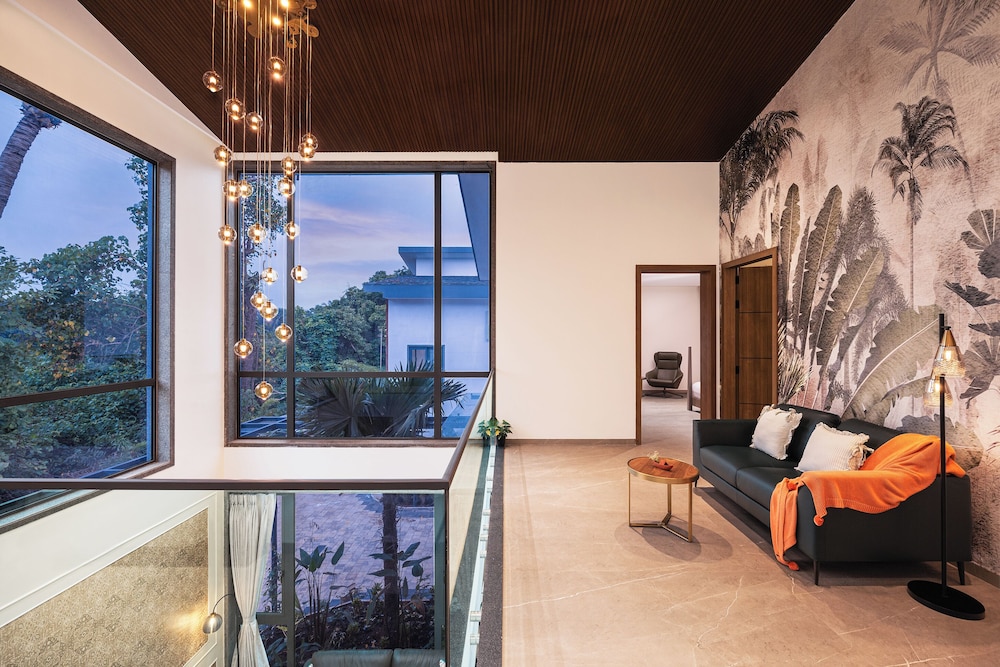 ELIVAAS Cloud 7 4 BHK Villa with Pvt Pool 49/72