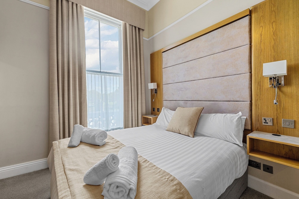 Invicta Hotel 10/64