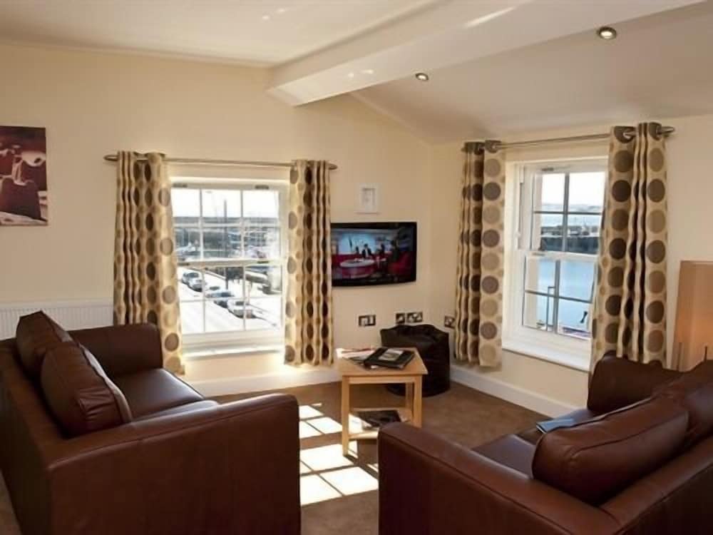 Harbourside Apartments 27/50