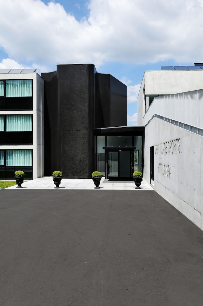 Open Village Sports Hotel Amp Spa Club 5/47