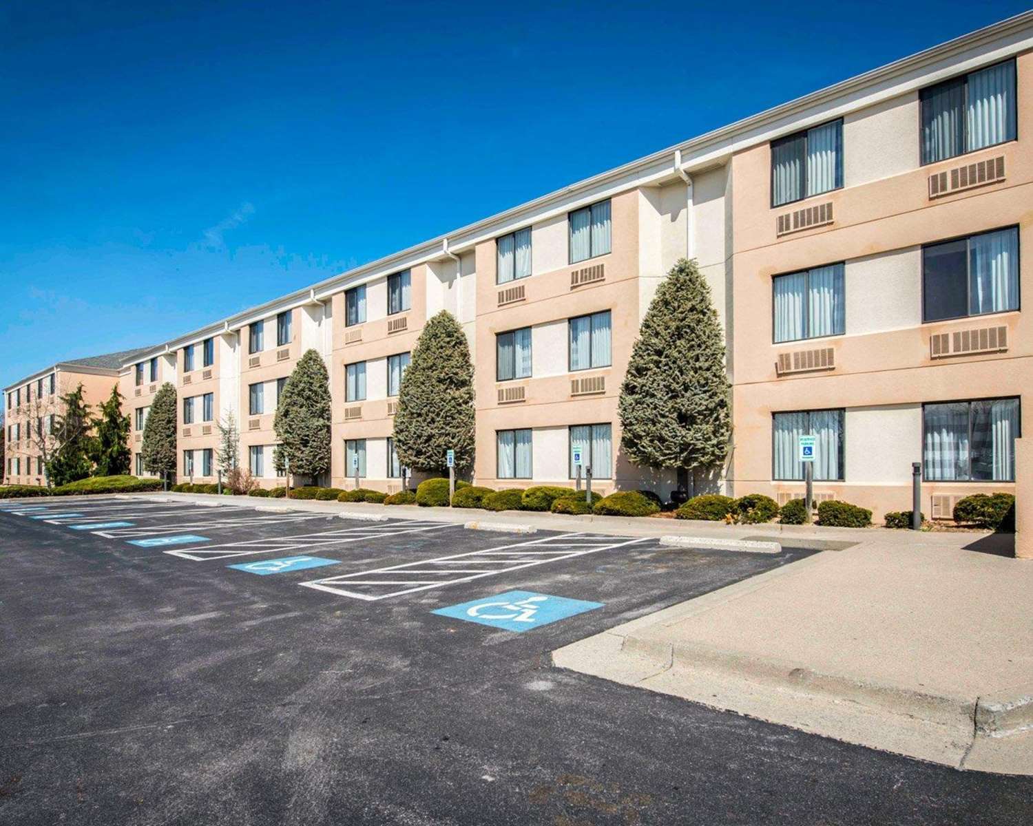 Sleep Inn & Suites Princeton I-77 22/24
