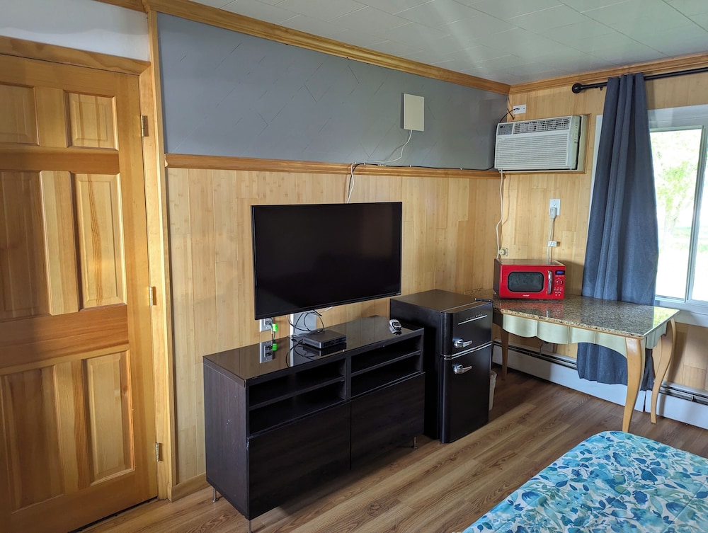 Wisconsin-Aire Motel By Random Lake 25/41