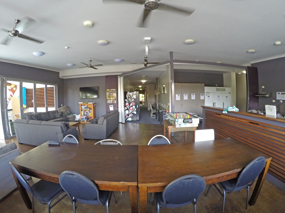 Global Backpackers - Port Douglas 25/29