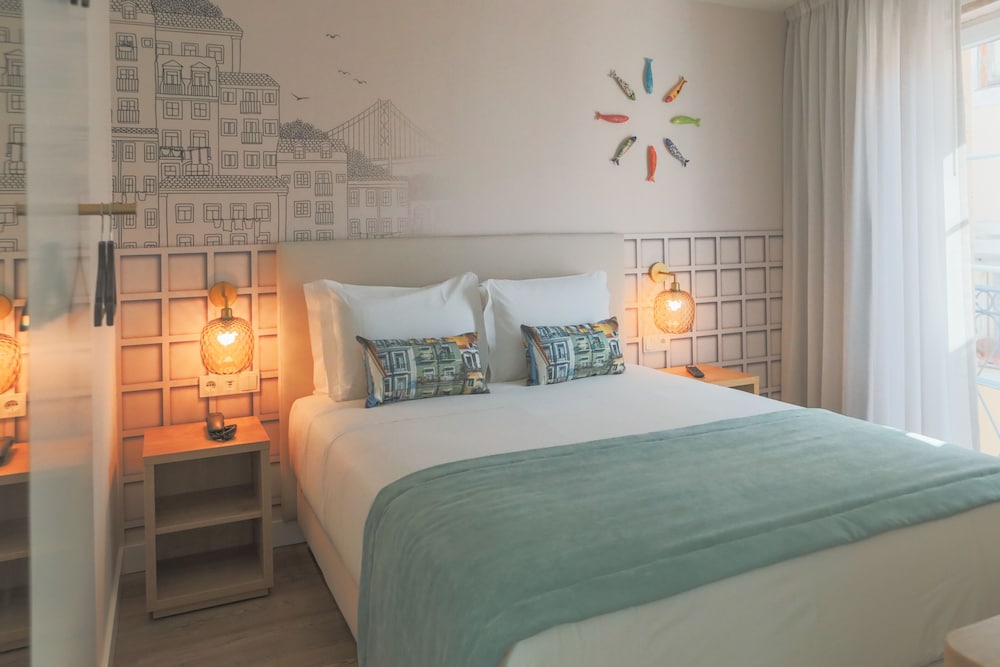 ROOM, DOUBLE BED