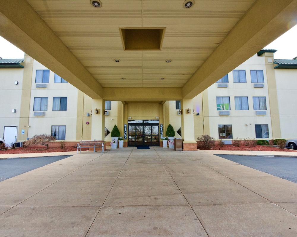 Holiday Inn Express Suites St Louis West Fenton 60/65