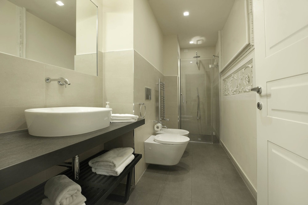 DELUXE, DOUBLE BED, CITY VIEW