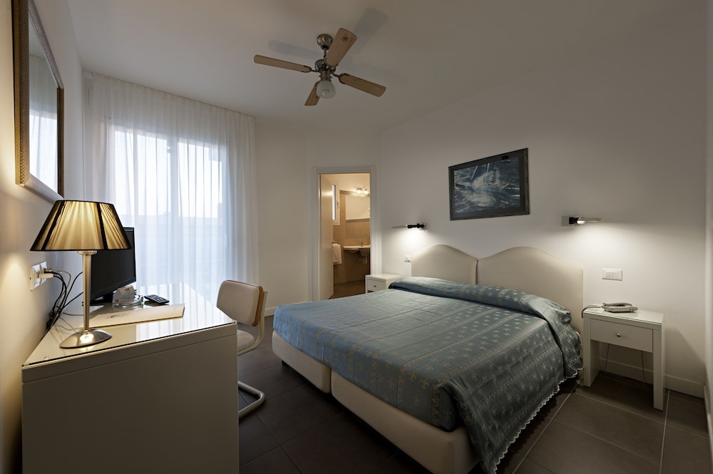 Hotel Miami 24/44