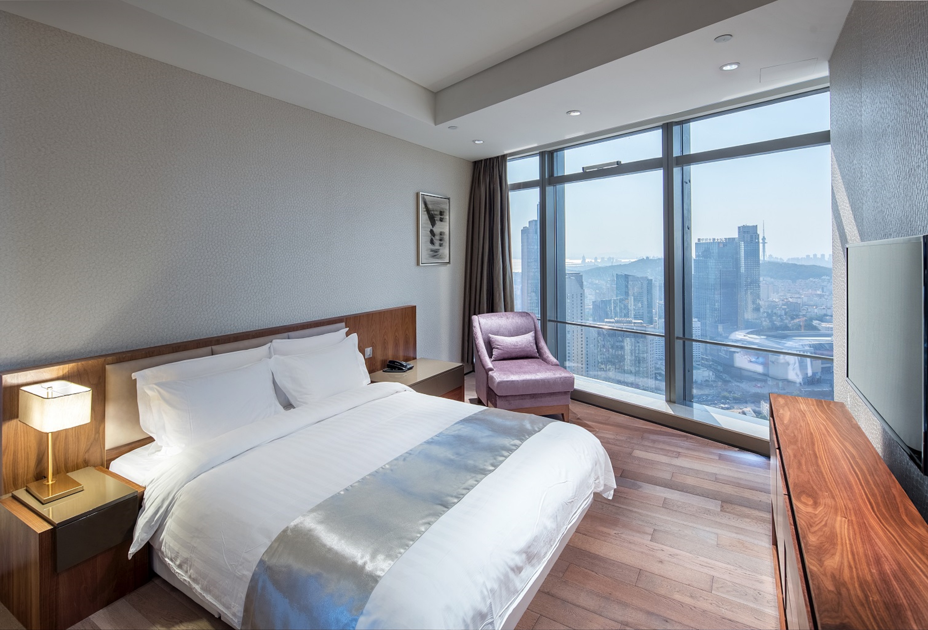 Grand Madison Qingdao Harbour view Central 12/50