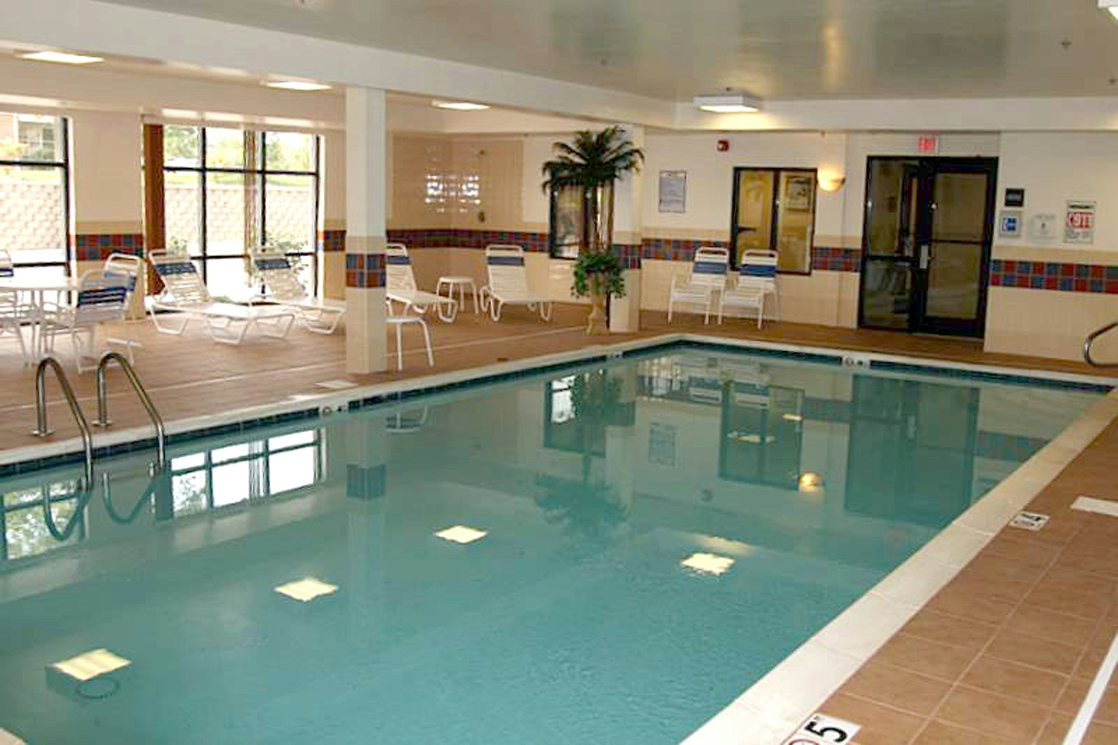 Hampton Inn & Suites Dayton-Airport 40/64