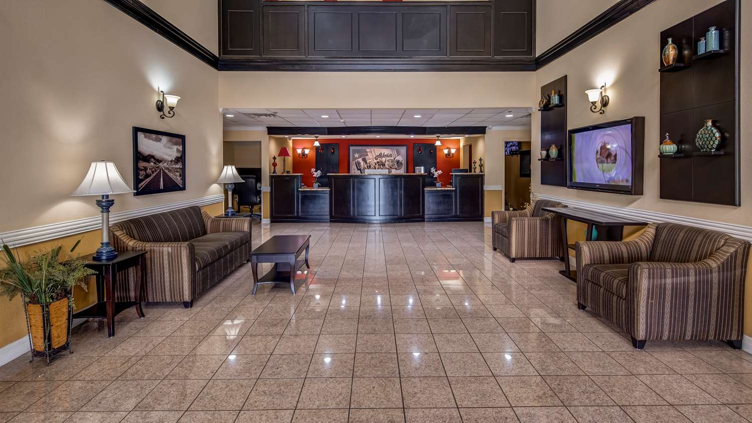 SURESTAY PLUS HOTEL BY BEST WESTERN ALVIN 27/36