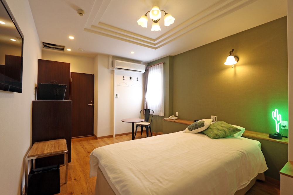Hotel 3o clock Tennoji 11/50