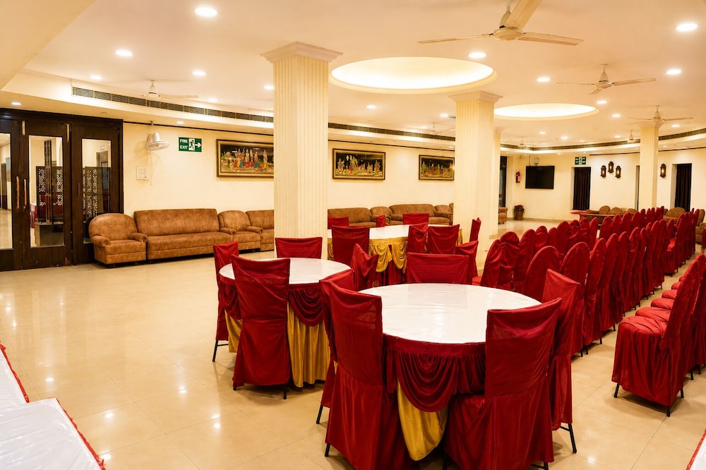 Central Hotel 49/62