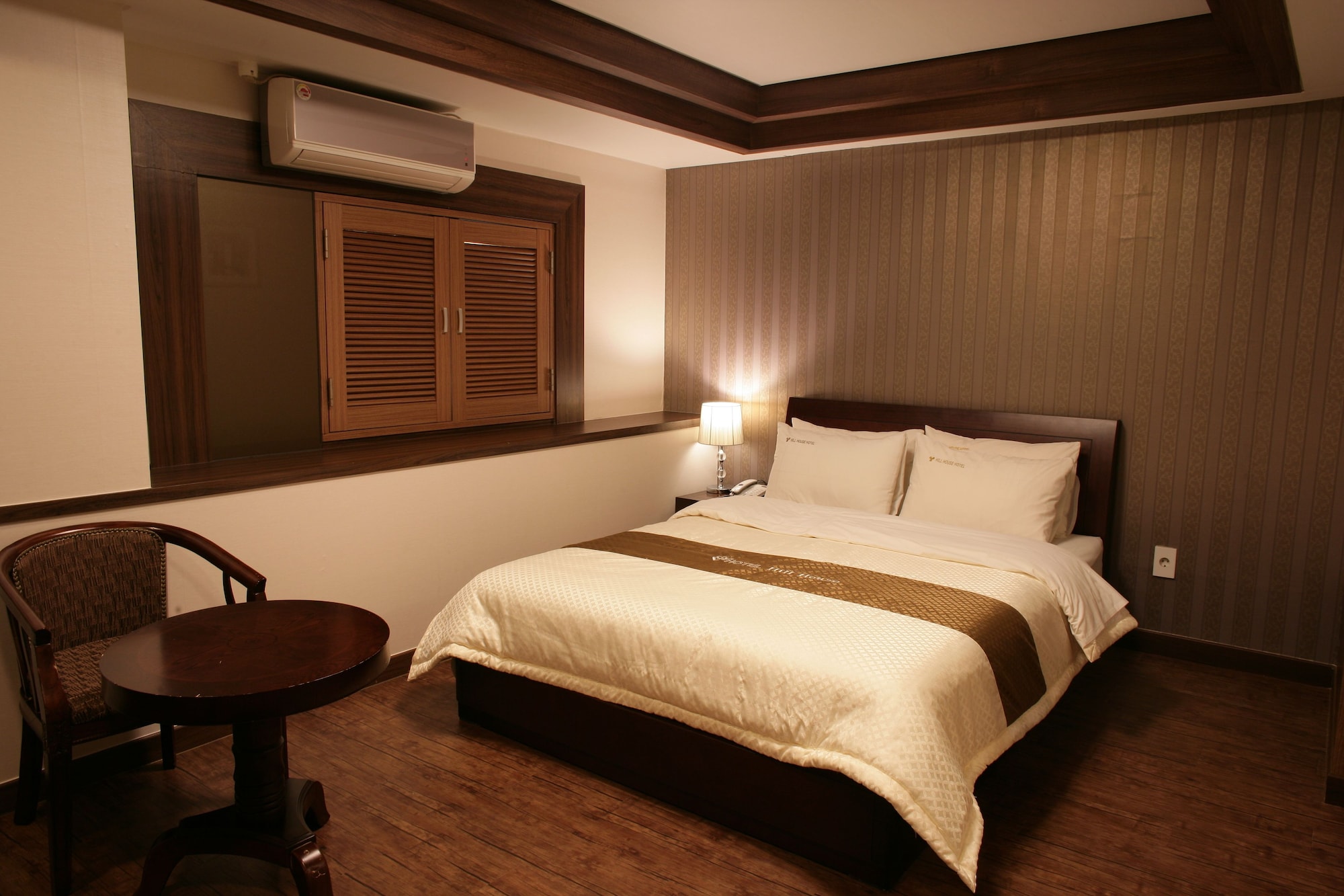 SUPERIOR, DOUBLE BED