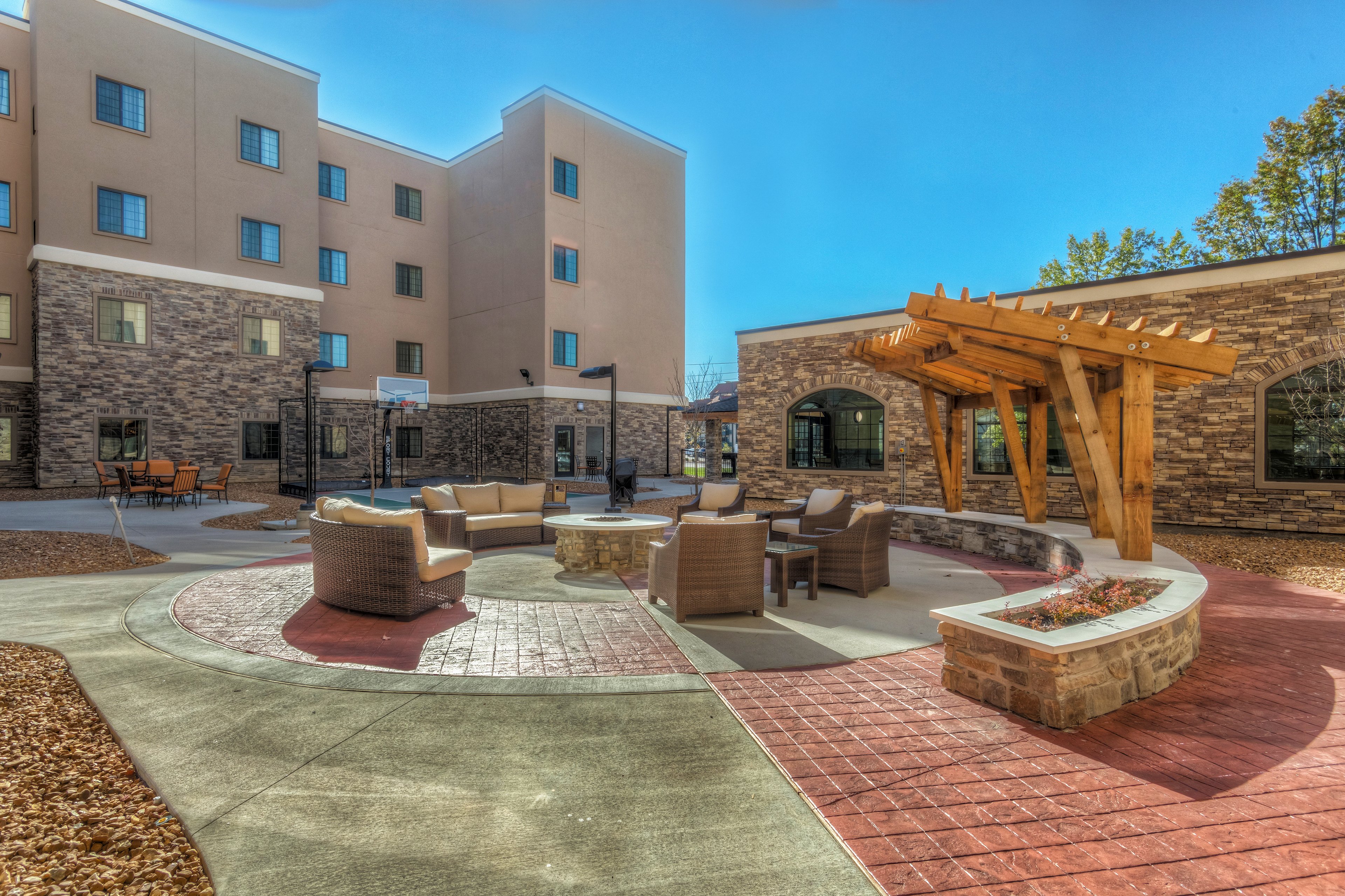 Staybridge Suites St Louis - Westport 34/37
