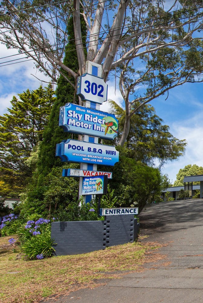 Sky Rider Motor Inn 57/69