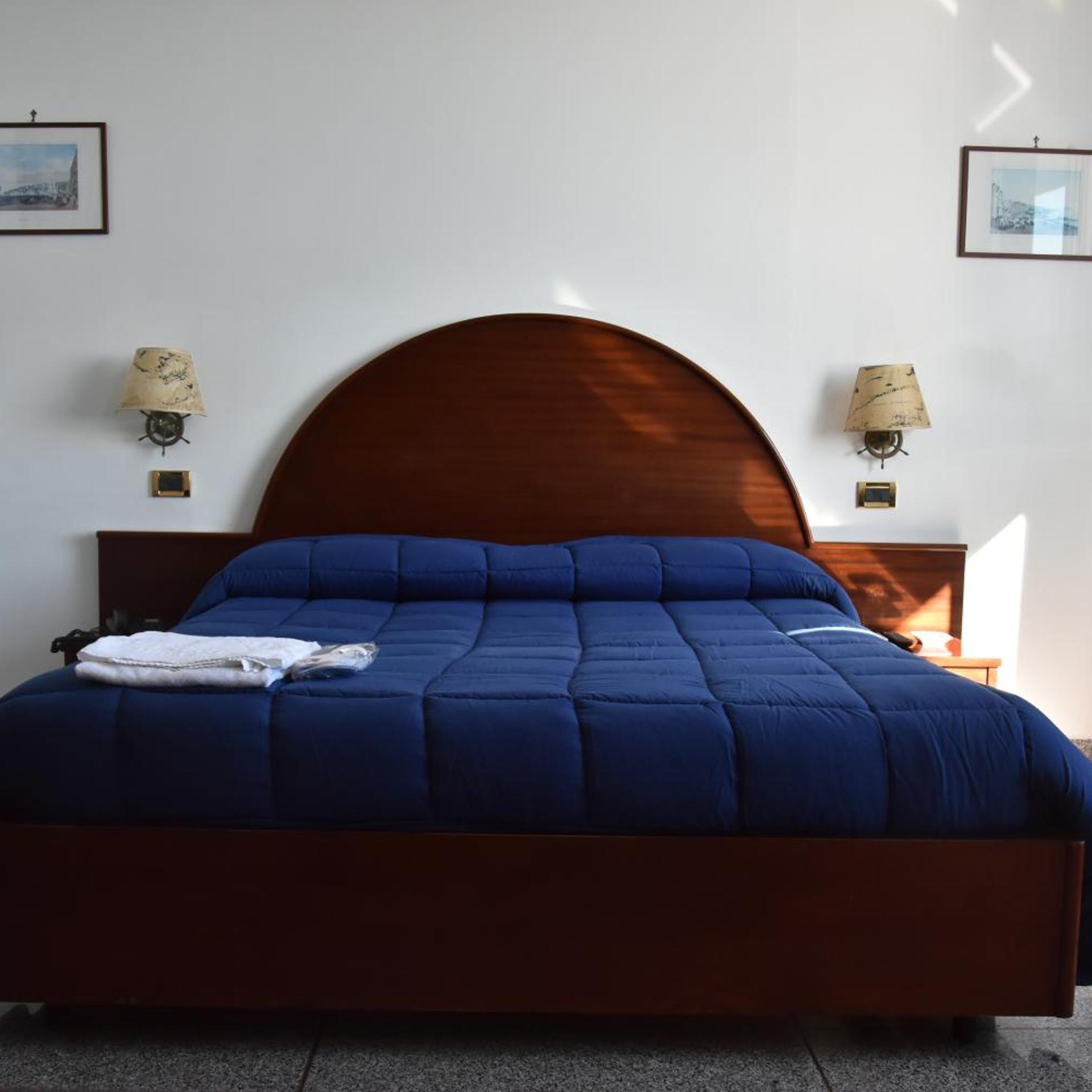 Room, Quadruple