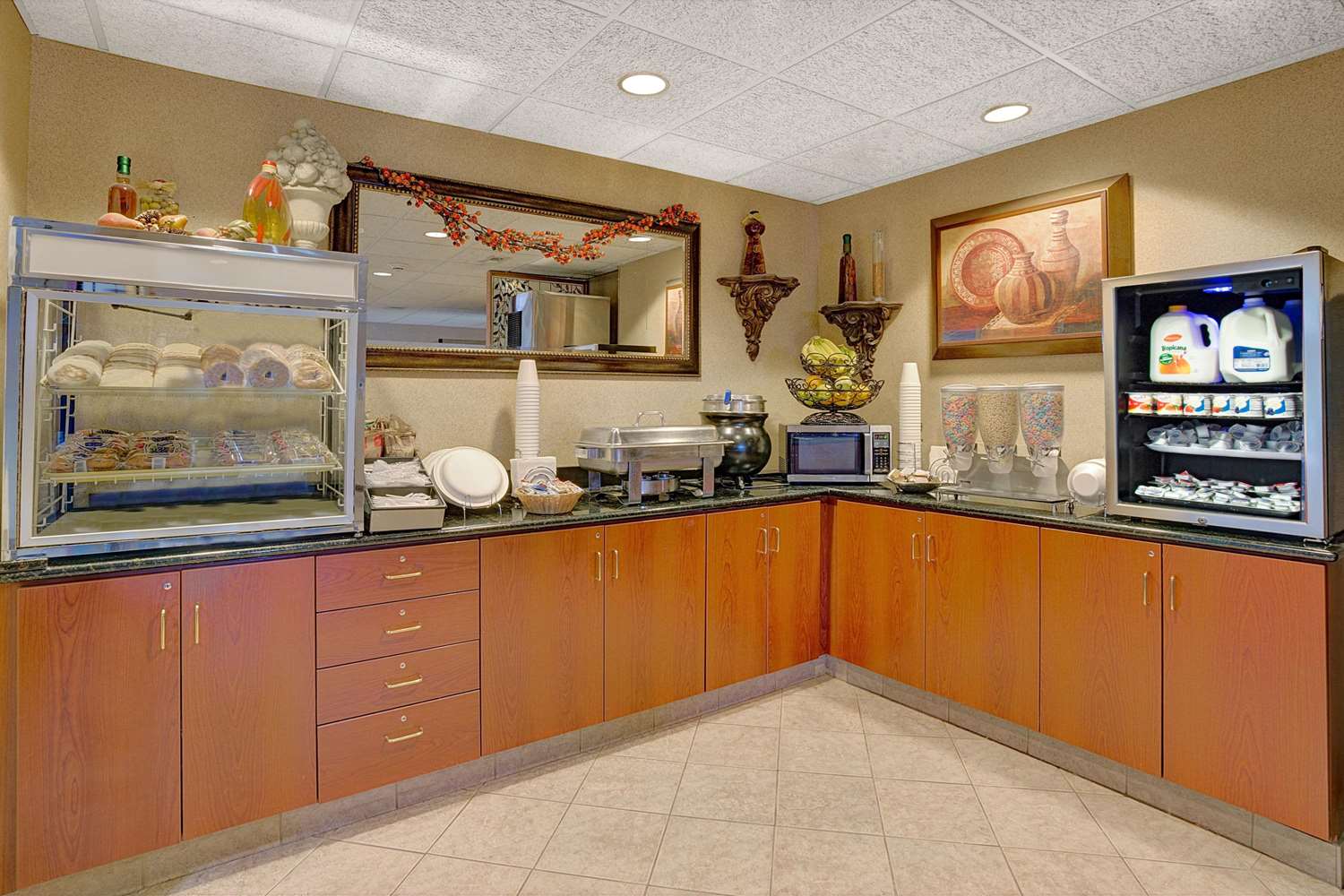 Microtel Inn & Suites by Wyndham Indianapolis Airport 3/36