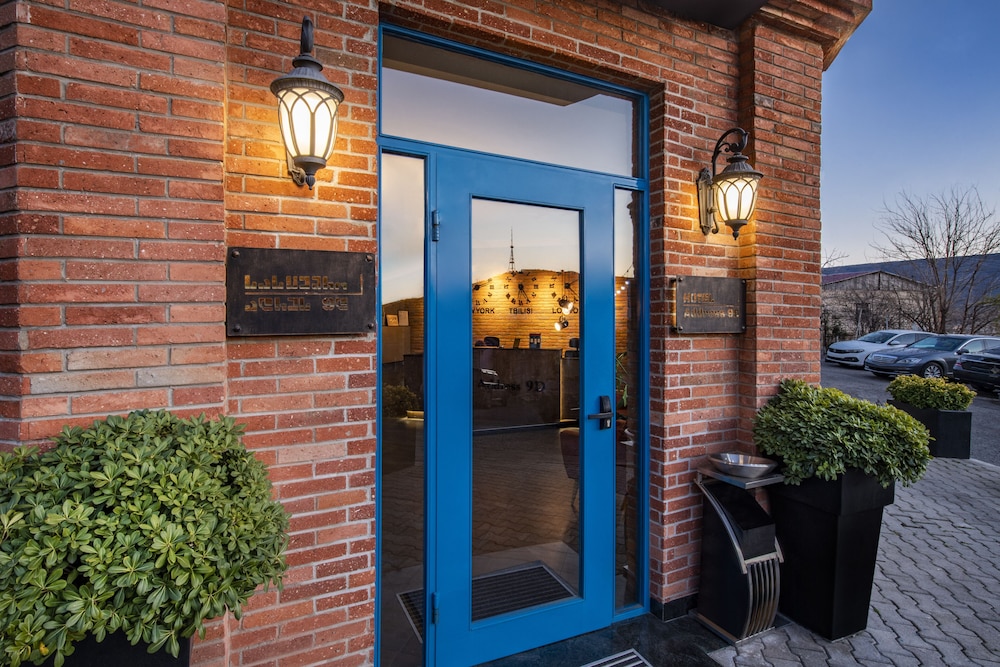 Hotel Address 9D 54/54