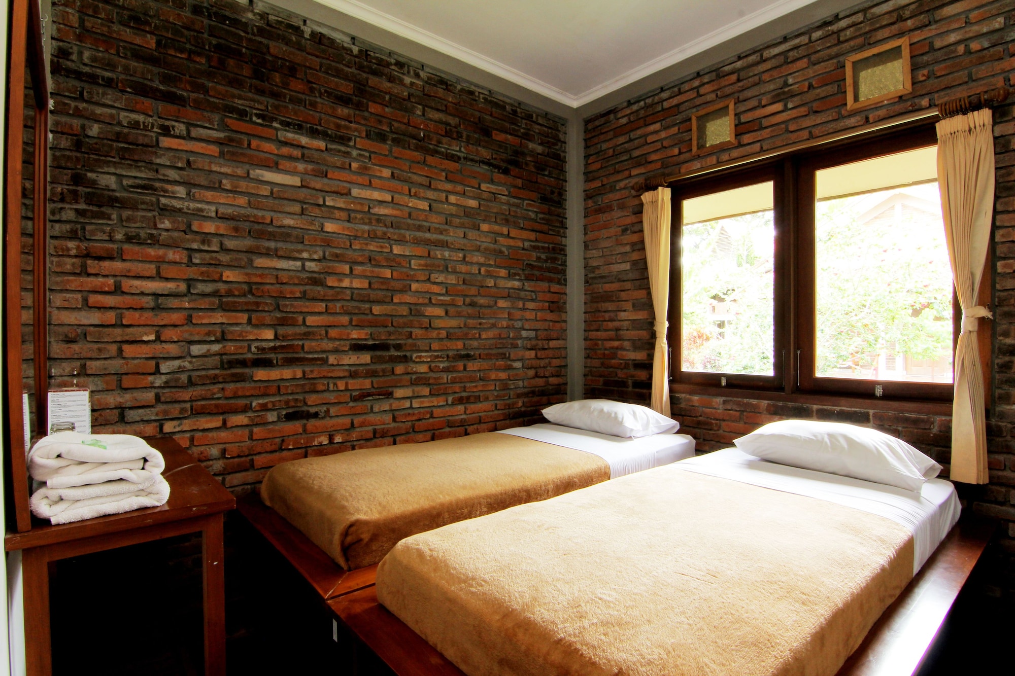 5 Bedrooms, House, 10 Beds