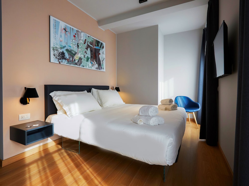 CREATOR, QUEEN BED