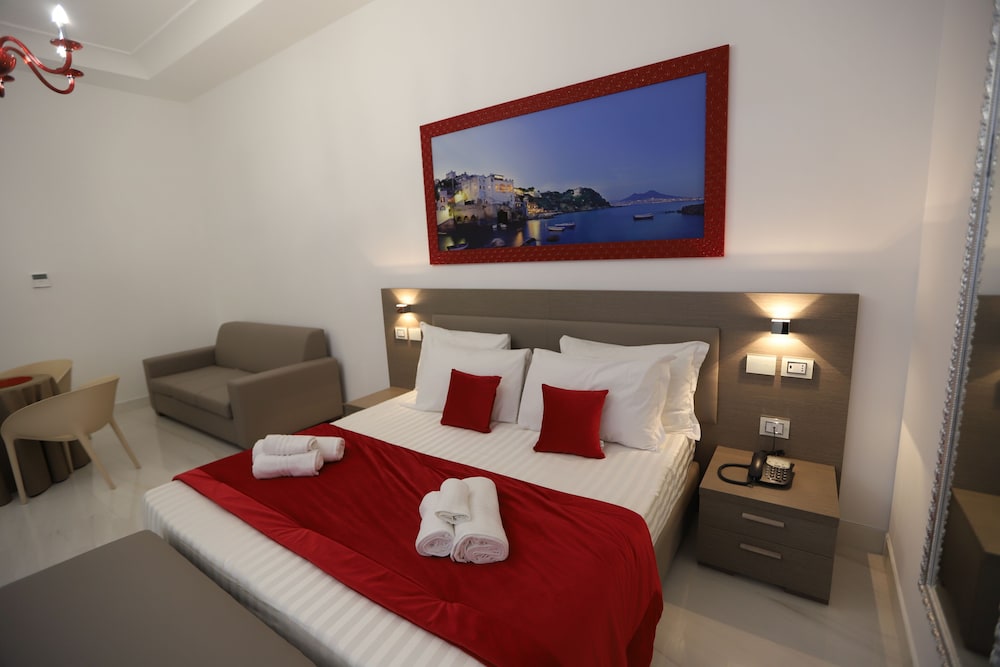 غرفة ملكية بسرير كينج