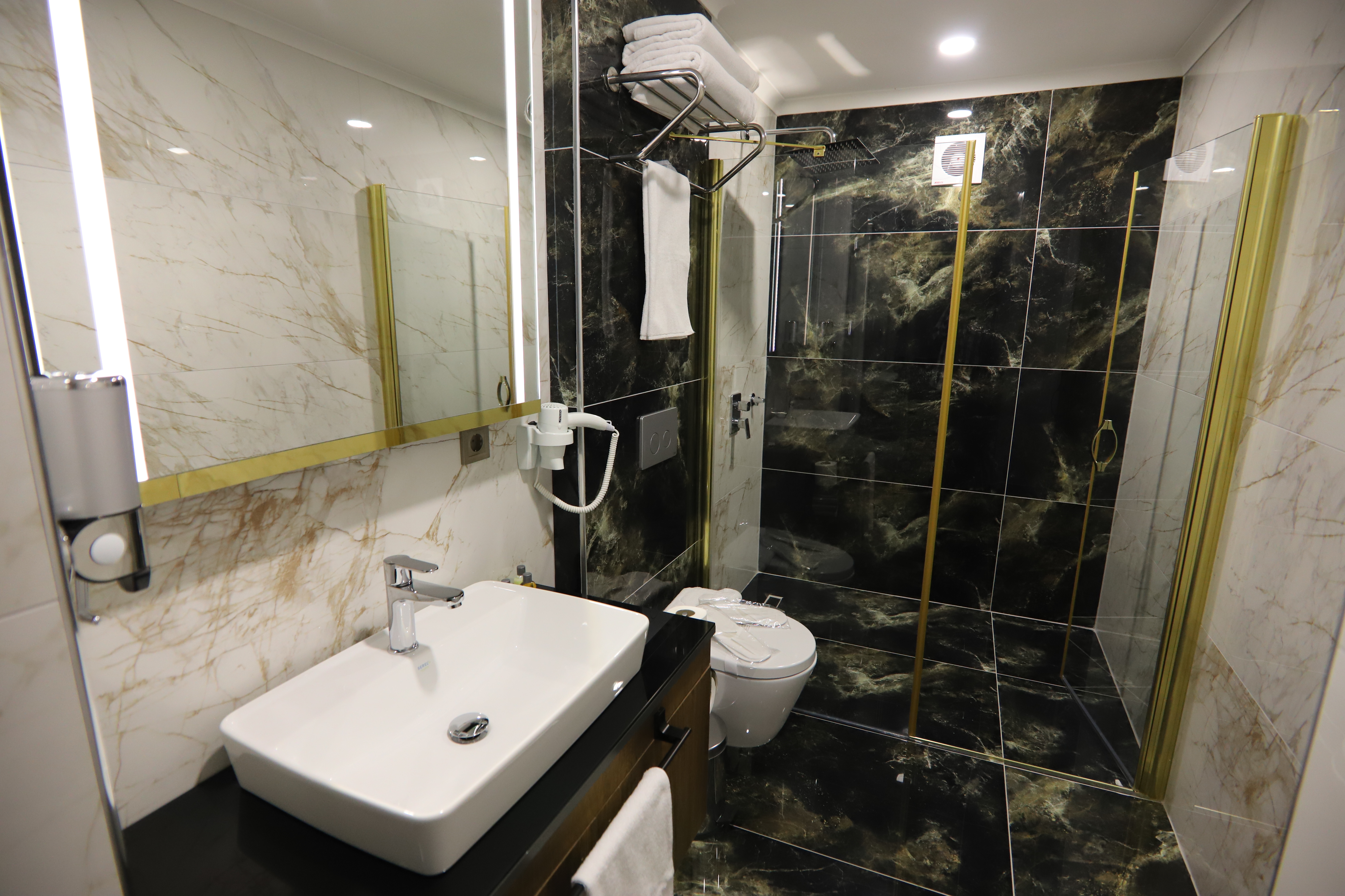 Bayrak Grand Hotel 50/50