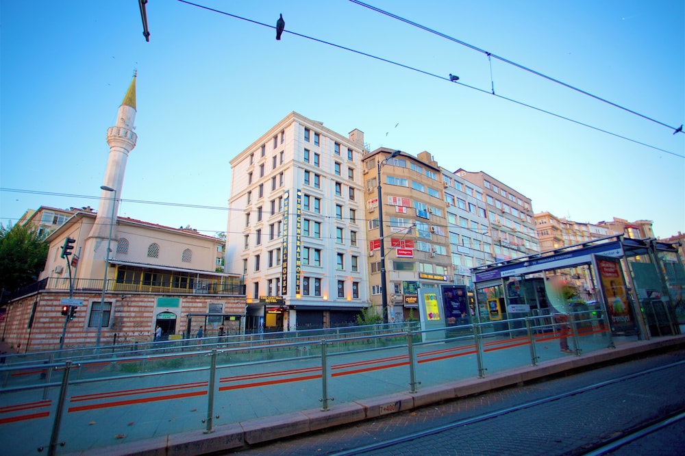 The Central Hotel 2/78