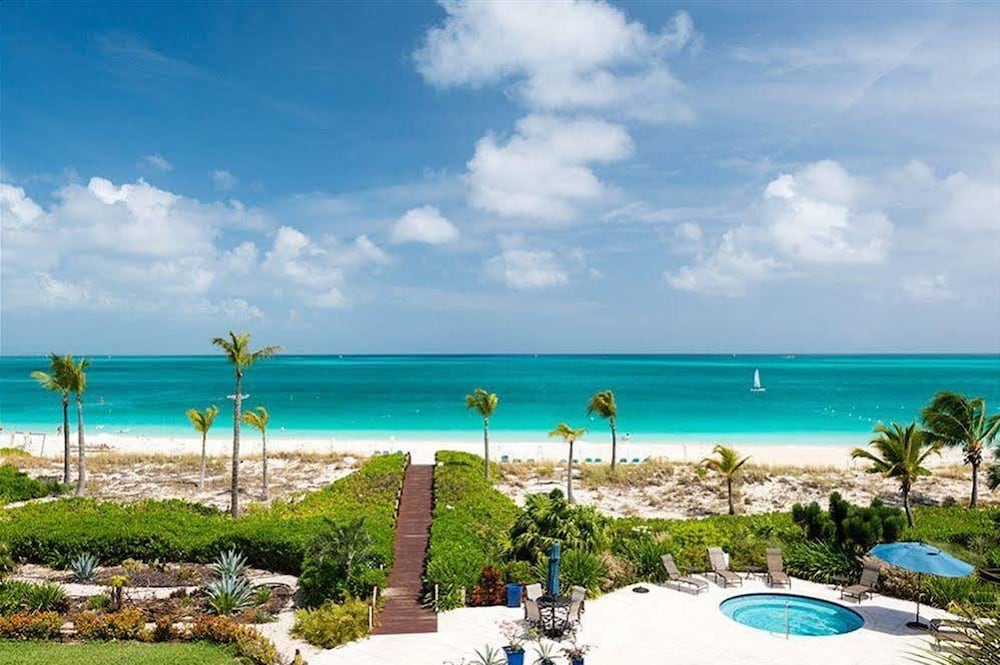 Grandview on Grace Bay 34/50