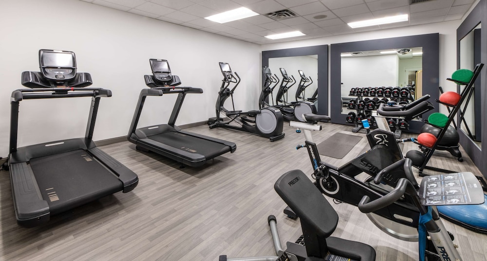 DoubleTree by Hilton Newark Penn Station 26/46