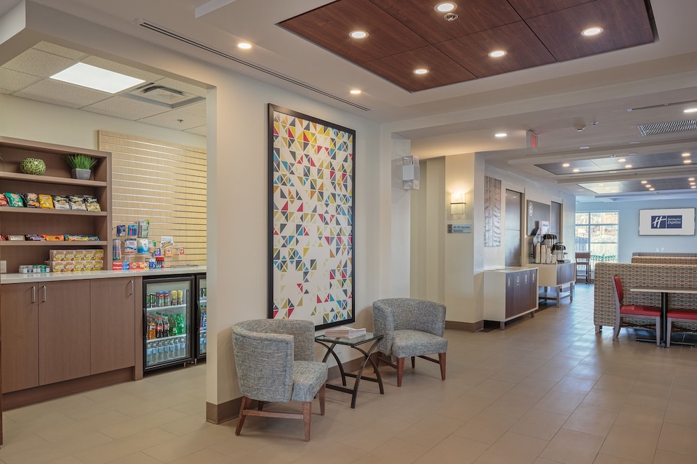 Holiday Inn Express Hotel Suites Belleville 45/54