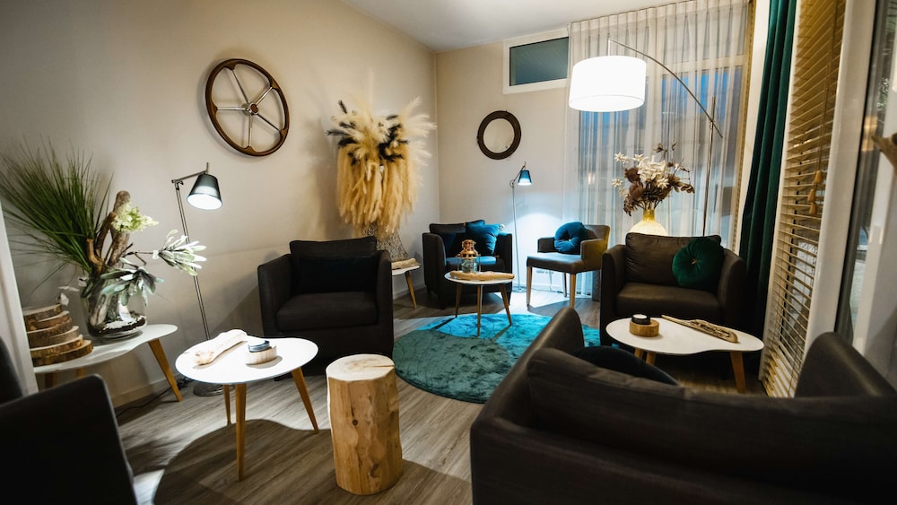 Kyriad Prestige Vannes Centre Palais Des Arts 54/66