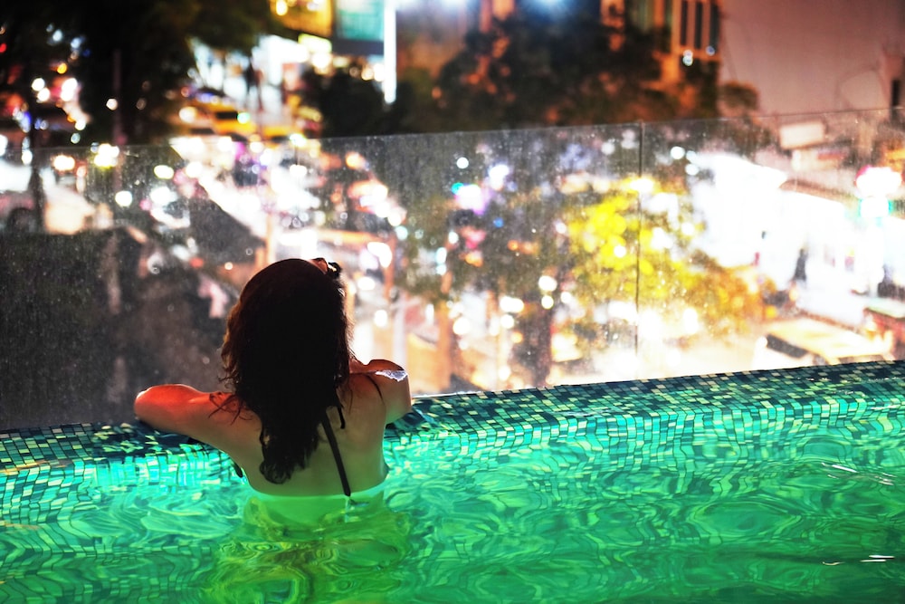 The Rich Residence Sukhumvit Nana 42/50