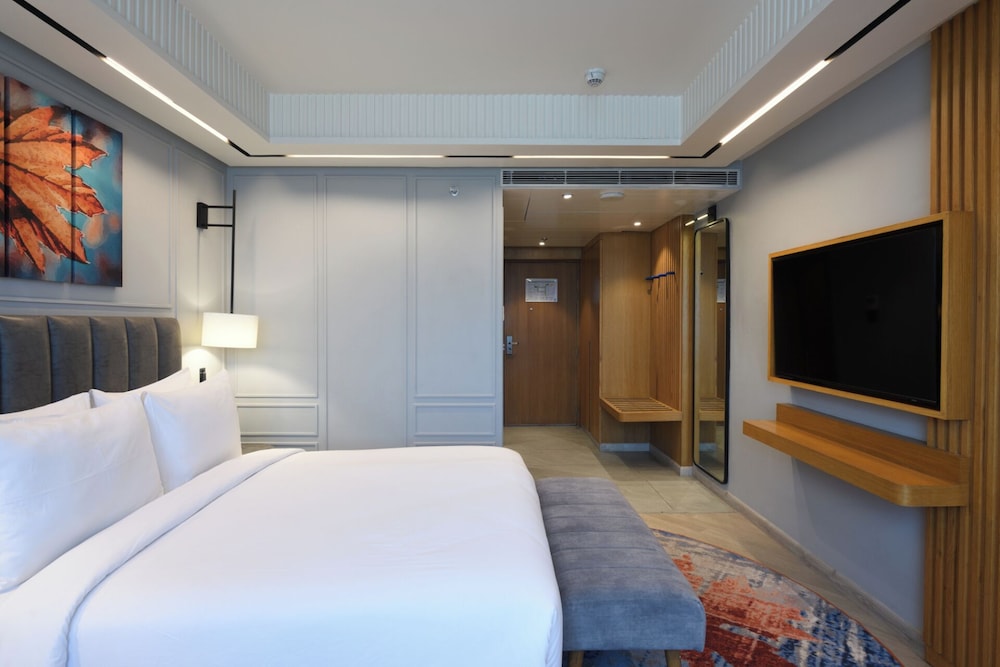 Ramada Encore by Wyndham Rajbagh Srinagar 33/64