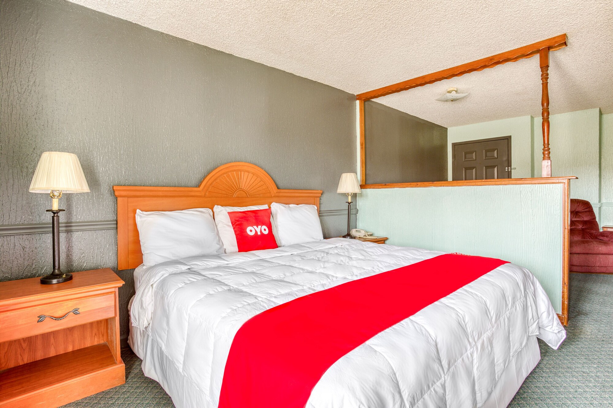 SUITE, KING BED, ACCESSIBLE