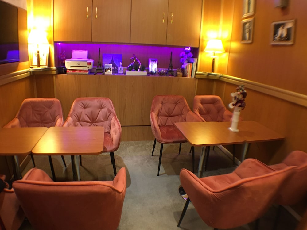 LE NOUVEL HOTEL DU THEATRE 40/48