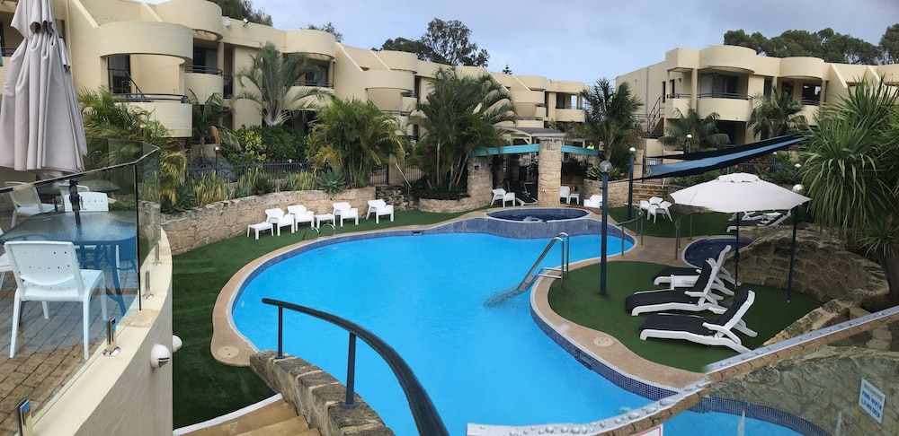 Silver Sands Resort 32/42