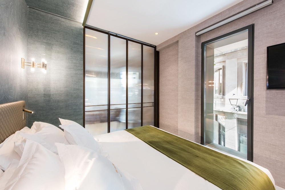 The Garden Suites 10/42